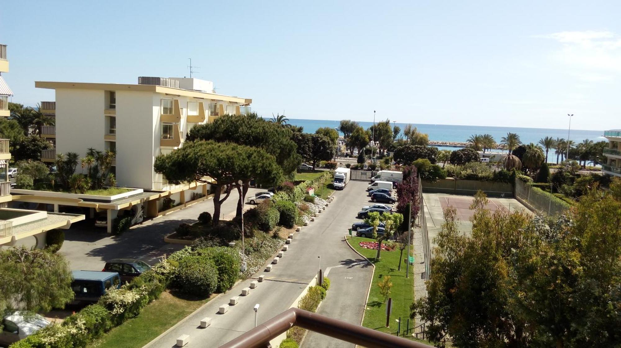 Apartment Heliotel Marine 4* Bord De Mer Saint-Laurent-du-Var Εξωτερικό φωτογραφία